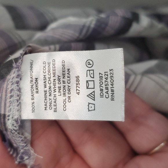 Ann Taylor LOFT Plaid Blouse Top with Keyhole Back - Picture 10 of 11